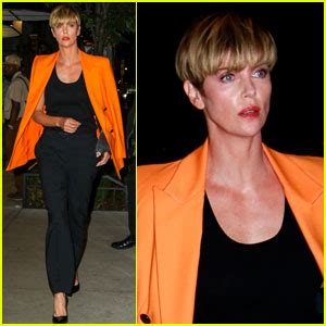 Charlize Theron Shows Off New Haircut During A Nyc Night Out Charlize
