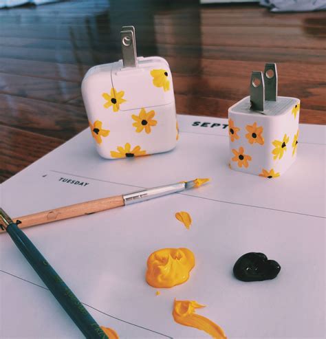 The stone painted by hand with acrylic paint. Painting charger blocks DIY | Block painting, Art painting ...