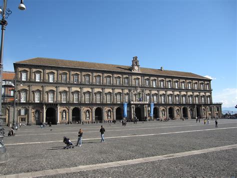 Visita Al Palazzo Reale Di Napoli Mappa Prezzi E Orari