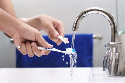 Tips For Keeping Your Toothbrush Clean