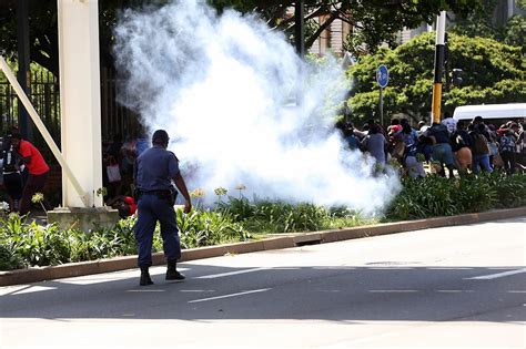 The student portal provides easy access to your customisable and personal online services. Angry Unisa students leave a trail of destruction after ...