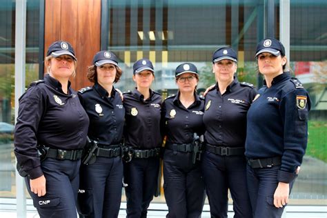 Las Mujeres Empoderan La Policía Nacional A Fondo Faro De Vigo