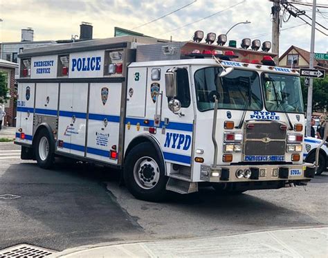 Nypd Emergency Service Truck 3 E One Cyclone 5703 Onscene Flickr