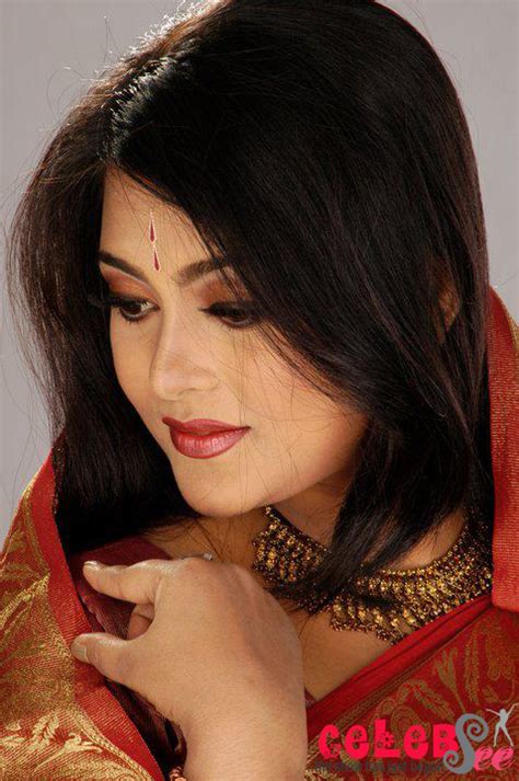 Bangladeshi Hot Flim Actress Shahnoor Celebsee