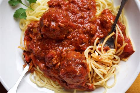 The deal also comes with unlimited soup or salad and breadsticks. Olive Garden Pasta Pass: How to Buy Unlimited Pasta Pass ...