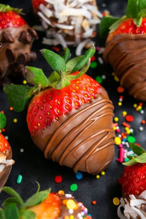 How To Make Chocolate Covered Strawberries Cakewhiz