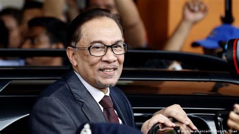 Anwar Ibrahim ″saya Dan Mahathir Sudah Kubur Permusuhan″ Dunia