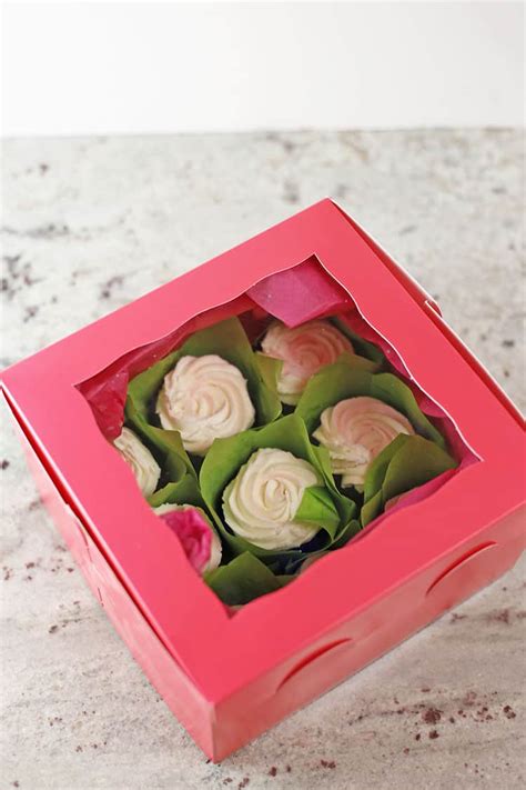 How To Make Easy Cupcake Bouquets In A Box
