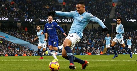 el manchester city se impuso ante el everton y volvió a la cima de la premier league infobae