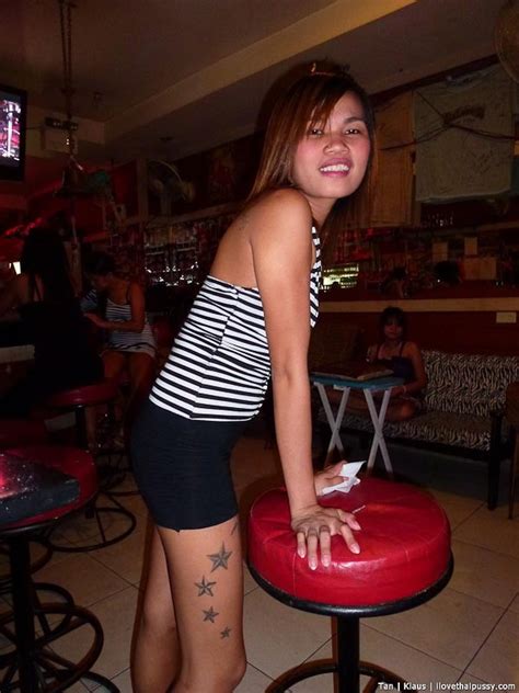 Thai Bargirl Tan Spreads Her Meaty Cunt Lips Wide For Cock Porn