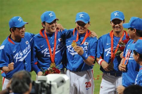 한국은 2019년 11월 열린 프리미어12 준우승을 차지하면서 올림픽행 티켓을 따냈다. 2020 도쿄올림픽 야구, 1경기 후쿠시마에서 열린다 - 일간스포츠