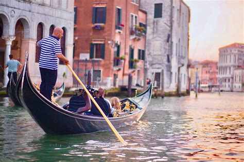 Venice Carnival Romantic Private Gondola Ride For Two And Dinner