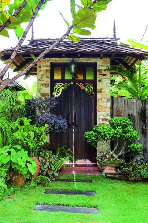 See more ideas about pelan rumah, reka bentuk rumah moden, pelan rumah kecil. (GAMBAR) Laman Tradisional Rumah Teres Paling Ringkas Dan ...