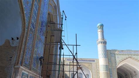 آغاز مرمت و کاشی‌کاری مسجد جامع بزرگ شهر هرات به شکل قدیمی آن