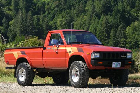 2nd Gen Toyota With A Hydraulic Bed Toyota Pickup 4x4 Toyota Trucks