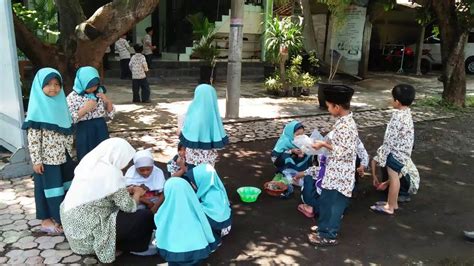 Scopri ricette, idee per la casa, consigli di stile e altre idee da provare. KREASI DARI TANAH LIAT SD BINA ANAK SHALEH PASURUAN - YouTube