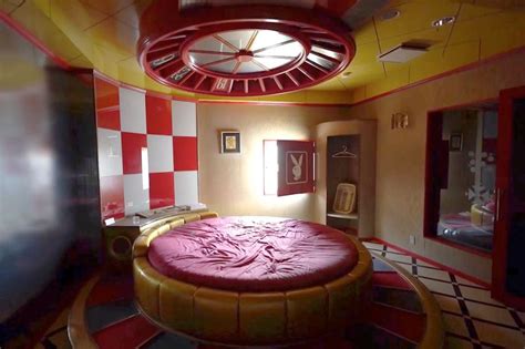 Inside Eerie Abandoned Love Hotel With Kinky Ufo Rooms