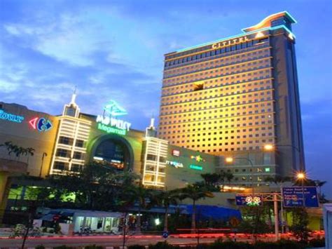 Need a hotel in mid valley city? Mid Valley Megamall - Shopping Center - Kuala Lumpur ...