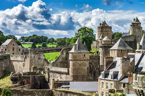 All locations and spots in fougeres, bretagne, france marked by people from around the world. Fougeres castle in Bretagne, France, sunny day — Stock Photo © sorokopud #177221246