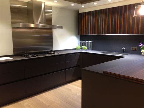 En nuestra sección construcción de muebles encontrarás tableros y paneles así como una amplia gama de otros productos. Cocinas Modernas Cuarzo 🇨🇿Technistone Mesada Negra Importa ...
