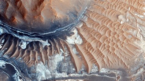 Breaking Large Amounts Of Water Found On Mars And It S Tantalizingly