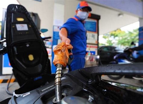 50% thị phần với hệ thống bán lẻ 5.500 cửa hàng trên khắp cả nước. Giá xăng dầu hôm nay 16/4: Mức cao nhất trong tháng