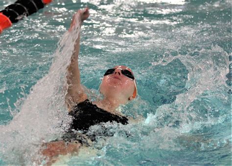 Girls Swimming And Diving Melrose Wins Title At Park Rapids