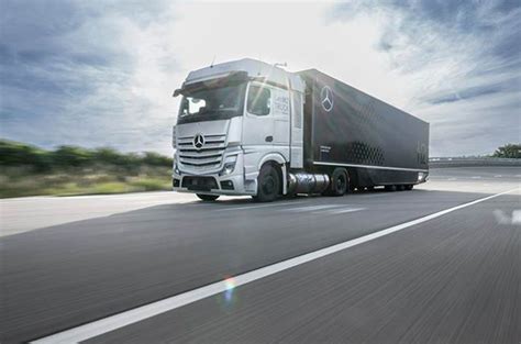 Daimler Trucks Test Its Genh Liquid Hydrogen Fuel Cell Truck Truckdeal