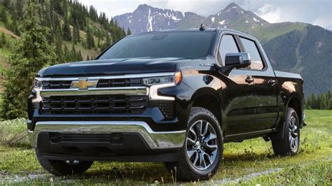 2023 Chevy Silverado 1500 Custom What Does 1 Step Up Bring In This Truck