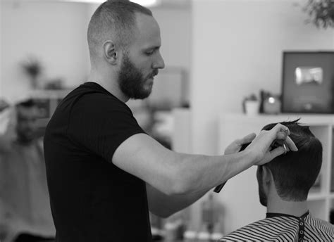 How To Cut Mens Hair At Home Tips And Tricks From A Professional