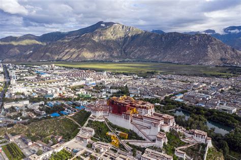 An Aerial View Of One Of The Worlds Highest Cities Cn