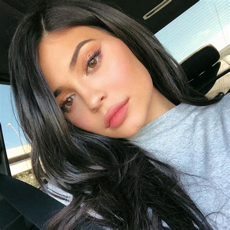 Kylie Jenner Eyeliner Tutorial On Instagram Stories Popsugar Beauty Uk