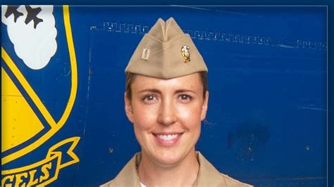 Us Navy S Elite Blue Angels Demo Team Is Getting Its First Female Fighter Jet Pilot Business