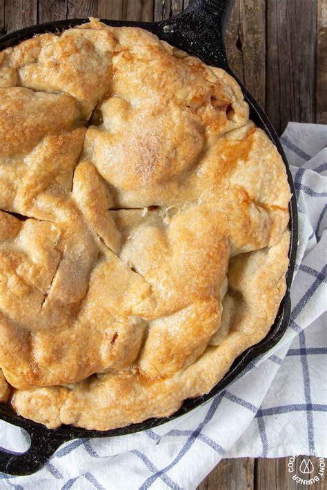 Add apples and brown sugar and sauté until apples begin to soften, about 5 minutes. Cast Iron Skillet Apple Pie | Cooking on the Front Burner
