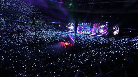 A Sky Full Of Stars Coldplay Live At Wembley On 18th June 2016 Youtube