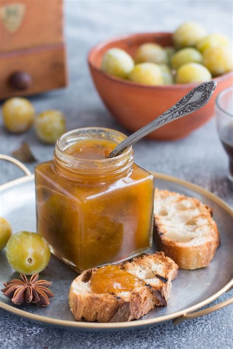 Chic Chic Chocolat Confiture de prunes aux épices et au rhum