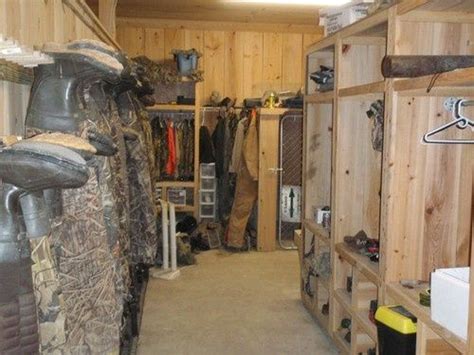 Rustic Hunting Closet Designs