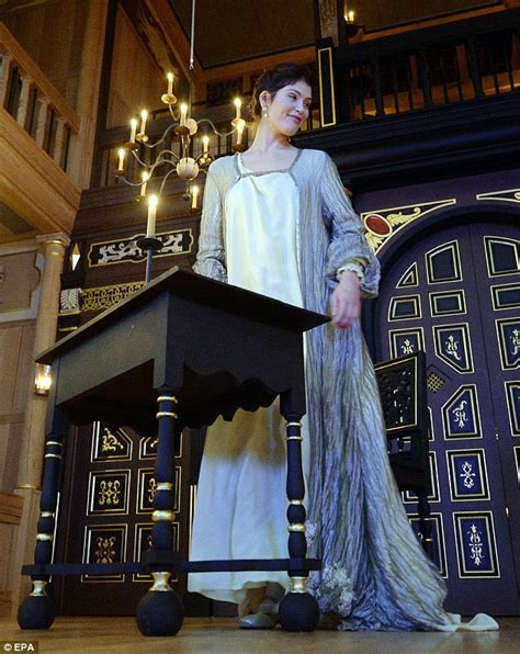 Gemma Arterton Performs Title Role In The Duchess Of Malfi Curve Enhancing Corset Daily Mail