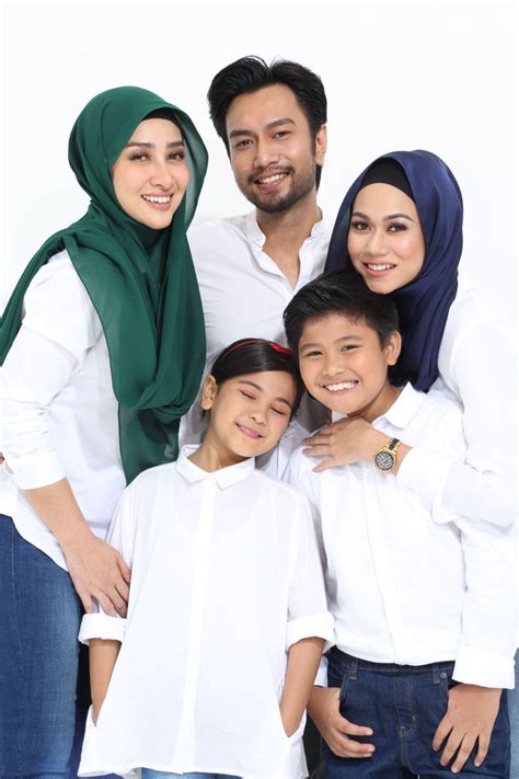 Sinopsis misi laksa dan laksam mengisahkan fiza disahkan menghidap kanser. edtv: (Dahlia TV3) Drama Misi Laksa dan Laksam, akan datang...