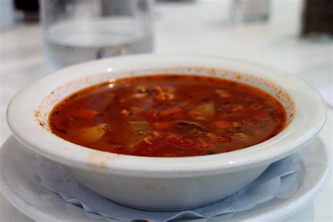 Serves 6 as an appetizer. Manhattan Clam Chowder | Bowl of Manhattan clam chowder at ...