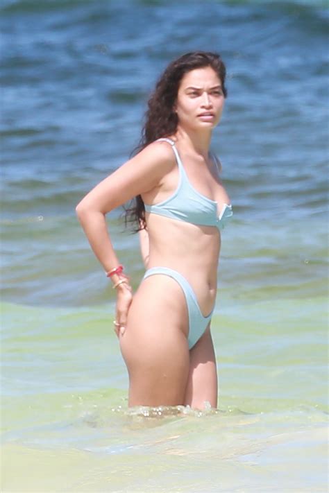 Shanina Shaik In Bikini At A Beach In Tulum Hawtcelebs