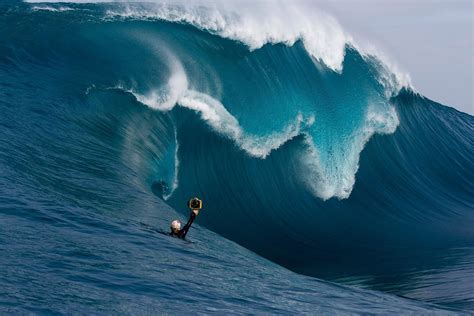 Big Wave Photography 15 Pics Of Worlds Biggest Waves