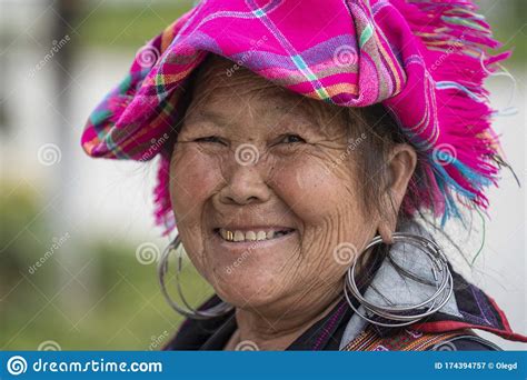Ethnic Hmong Woman Wearing Traditional Attire And Jewelry Wait For ...