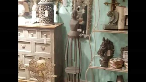 Wall décor, rugs, lamps and so much more! Mrs. Home Decor at the Dallas Market! - YouTube