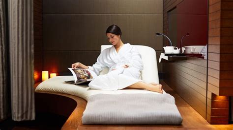 Spa In London Massages And Facials Four Seasons At Park Lane Spa Treatment Room Spa