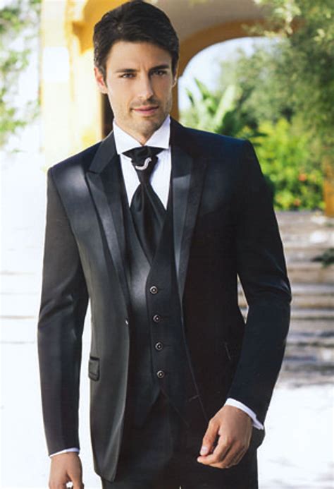 2015 Fashion Black Mens Suits Peaked Lapel Wedding Suits For Men Formal Tuxedos For Men One