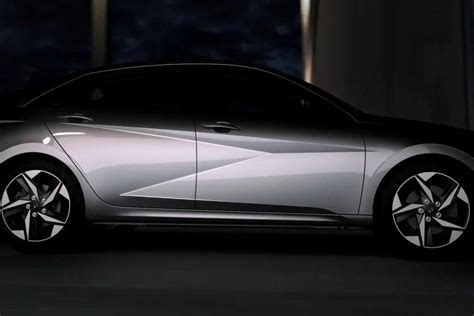 Edgy Hyundai Elantra Teased Wvideo