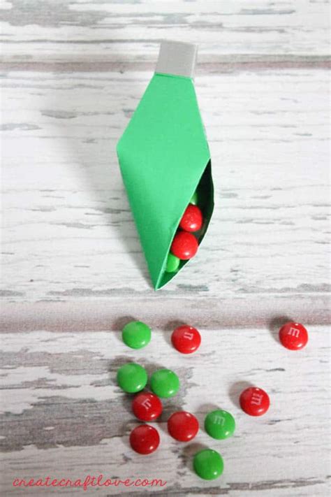 Christmas Light Treat Boxes | Easy Cricut Craft Project