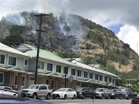 Kalihi Brush Fire 95 Contained Fire Officials Say Honolulu Star