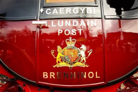 This Replica Historic Royal Mail Coach Is Set To Drive Through Cardiff